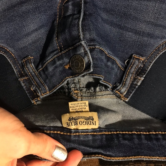 Distressed Motherhood Maternity skinny jeans - Picture 7 of 8